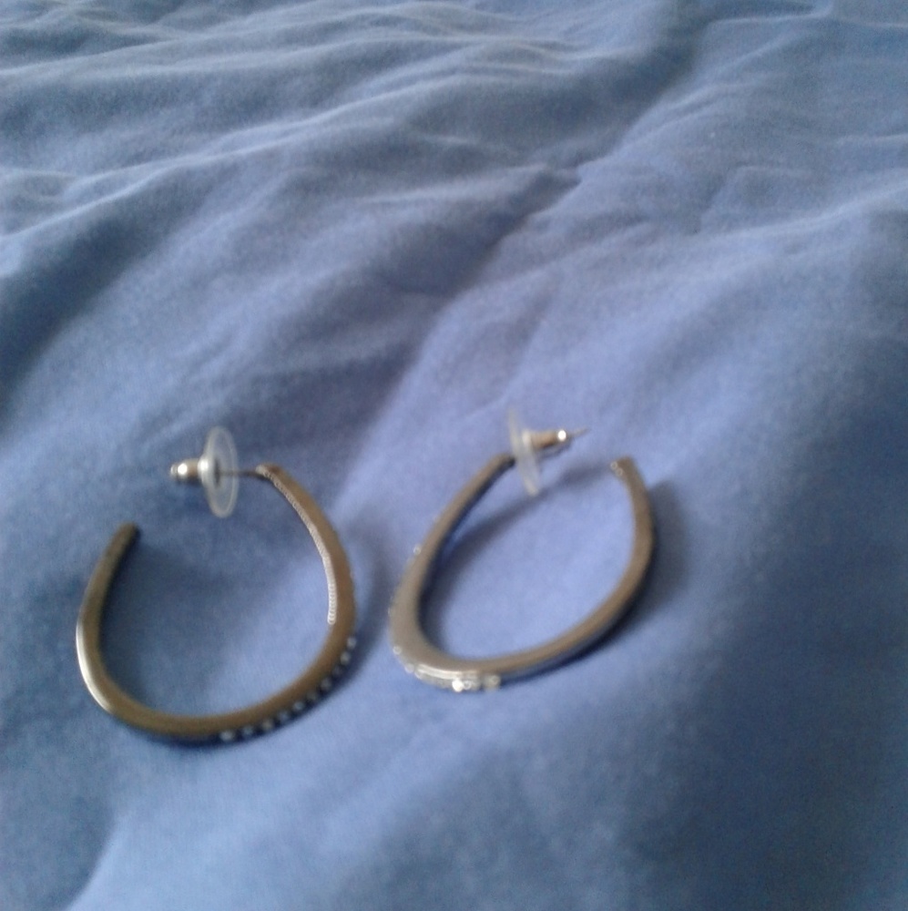 Earrings - Picture 3 of 4